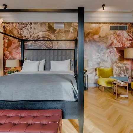 Grand Poet And By Semarah Готель