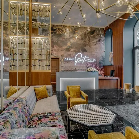 Grand Poet And By Semarah Готель 5*