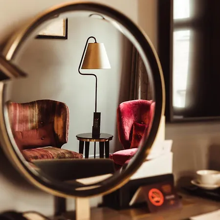 Grand Poet And By Semarah Готель