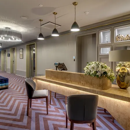 Hotel Grand Poet And By Semarah 5*