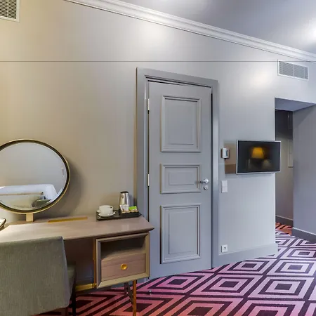 Grand Poet And By Semarah Рига