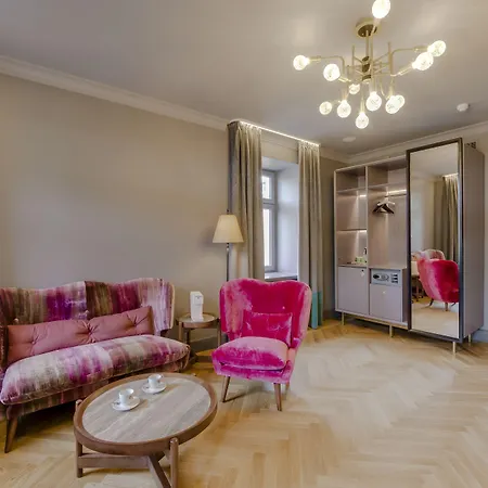 Grand Poet And By Semarah Готель