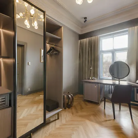 Grand Poet And By Semarah Hotel