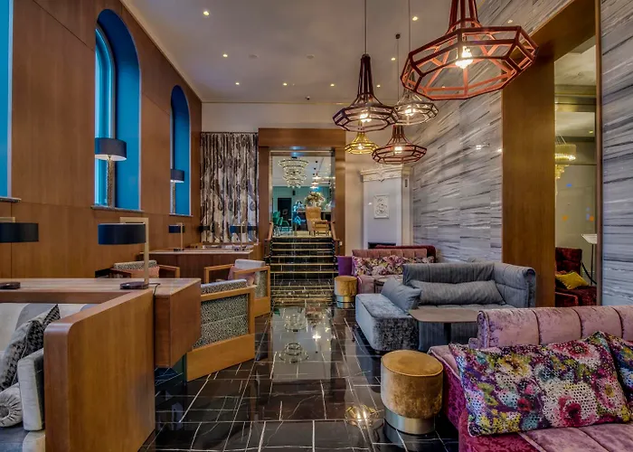 Hotel Grand Poet And By Semarah 5*