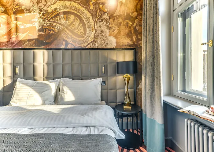 Grand Poet And By Semarah