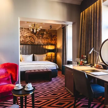 Hotel Grand Poet And By Semarah Riga
