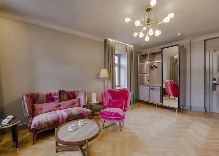 Grand Poet And By Semarah Hotel