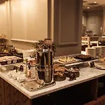 Hotell Grand Poet And By Semarah 5*