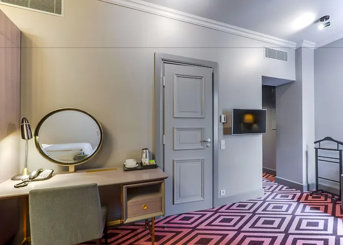 Grand Poet And By Semarah Riga