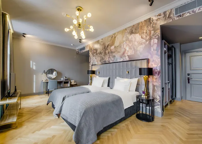 Hotel Grand Poet And By Semarah Riga